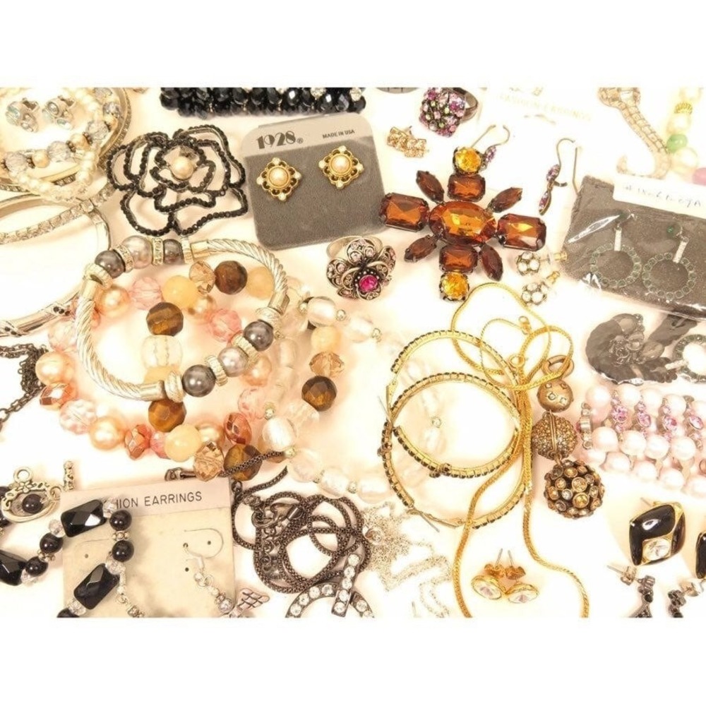 Sparkly Rhinestone Jewelry lot 67pc - Picture 9 of 12